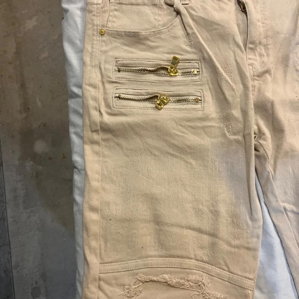 Shorts - Picture 3 of 5